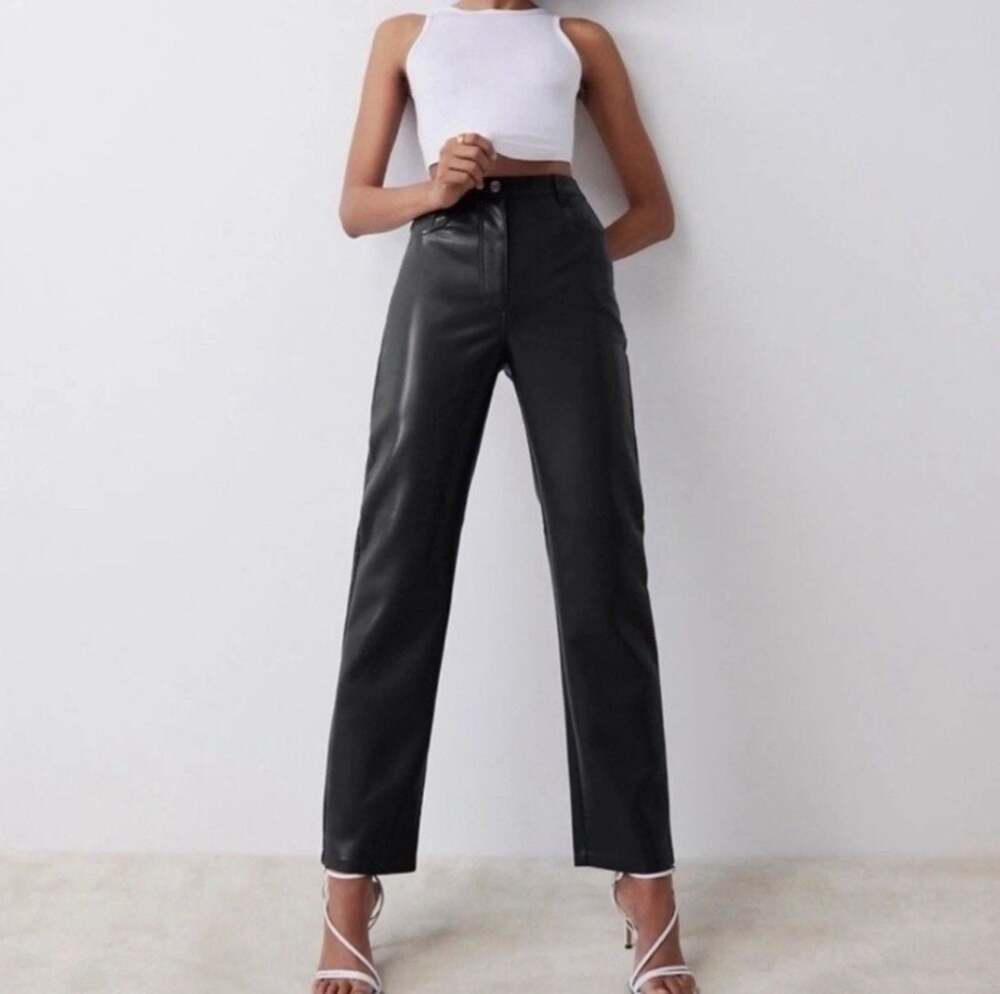 Wilfred Aritzia Melina Black Faux Leather Straight Leg Pants Size S